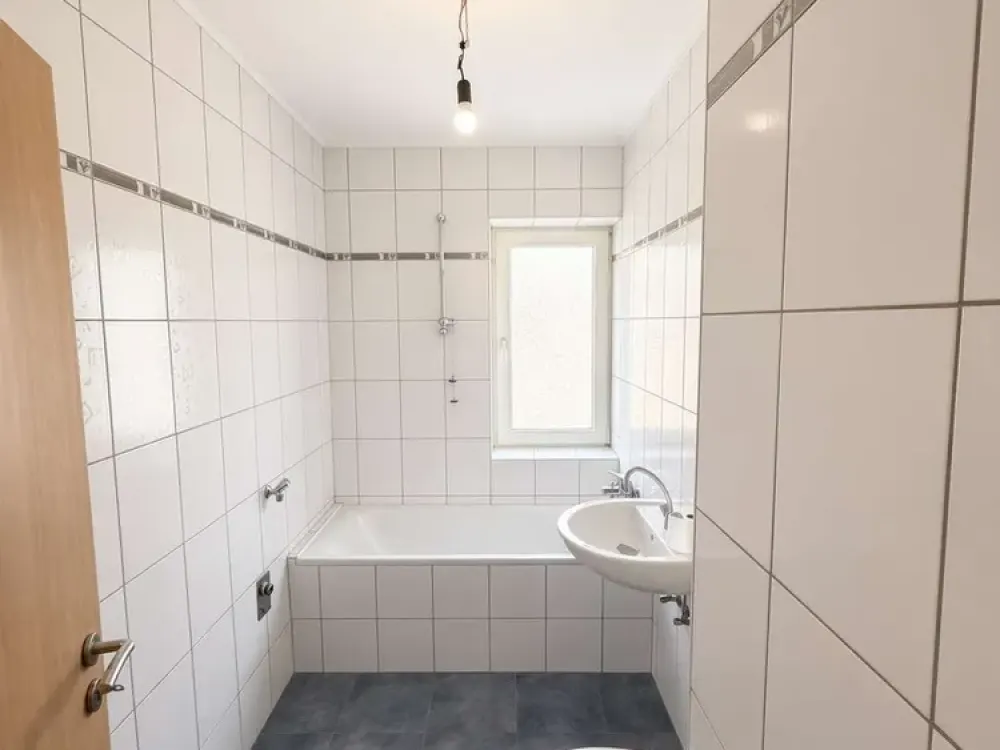 Frisch renovierte Wohnung mit Balkon