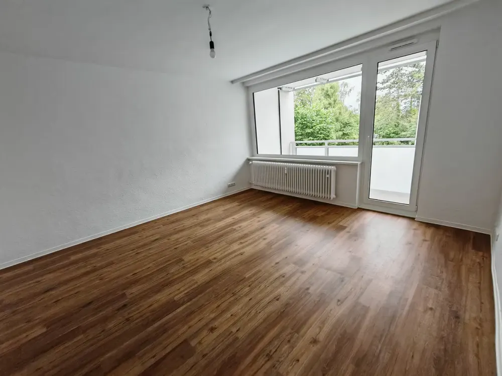 Frisch modernisiert! Ruhige & günstige 3-ZKB mit Balkon am Waldrand in Oberursel-Nord
