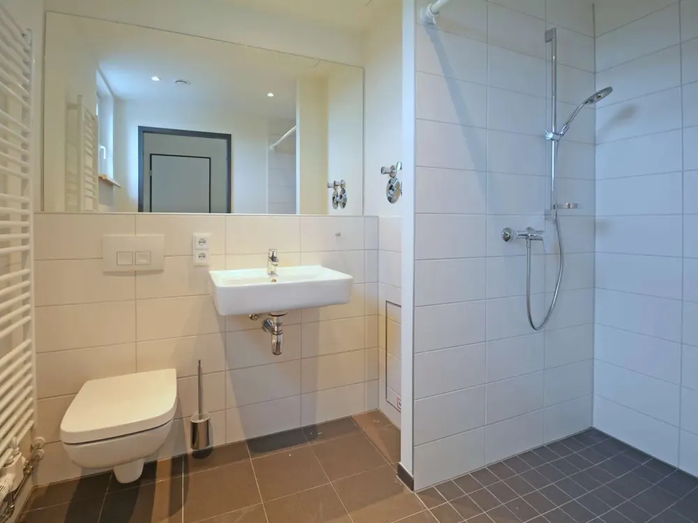 Bitte keine Anrufe!! Singlewohnung über den Dächern Berlins.