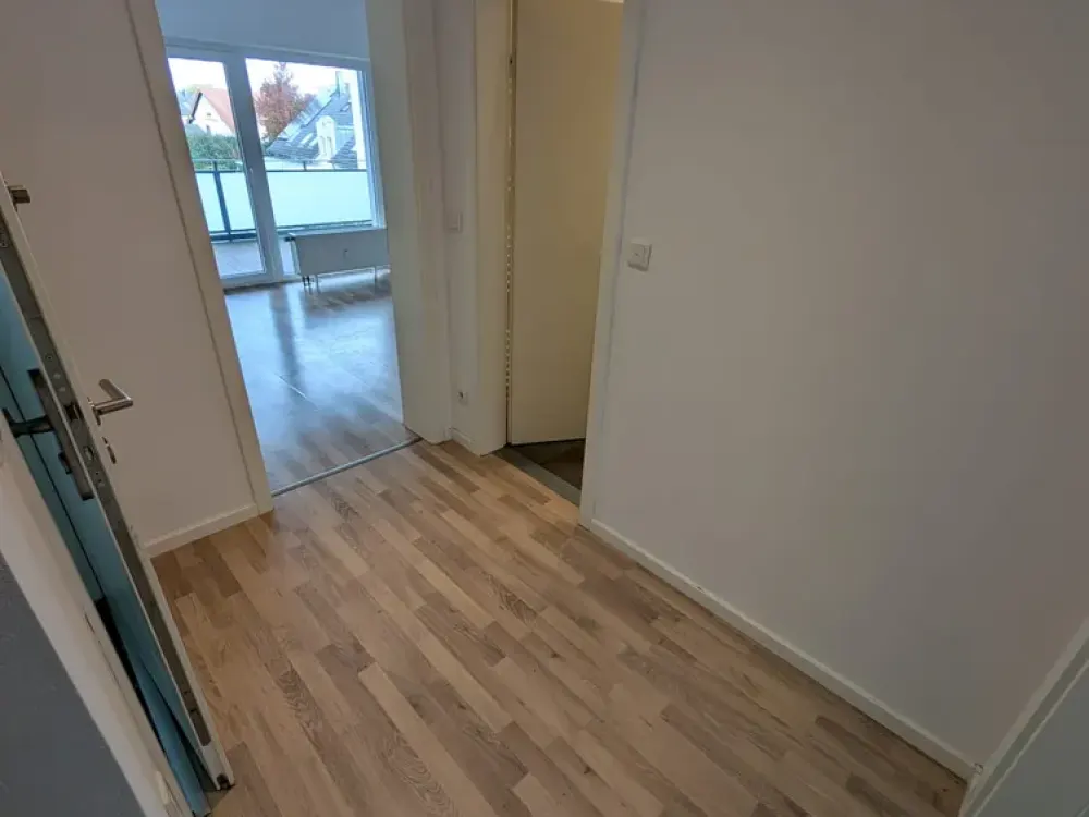 Helle 2-Zimmer-Wohnung mit großem Balkon in Langenfeld