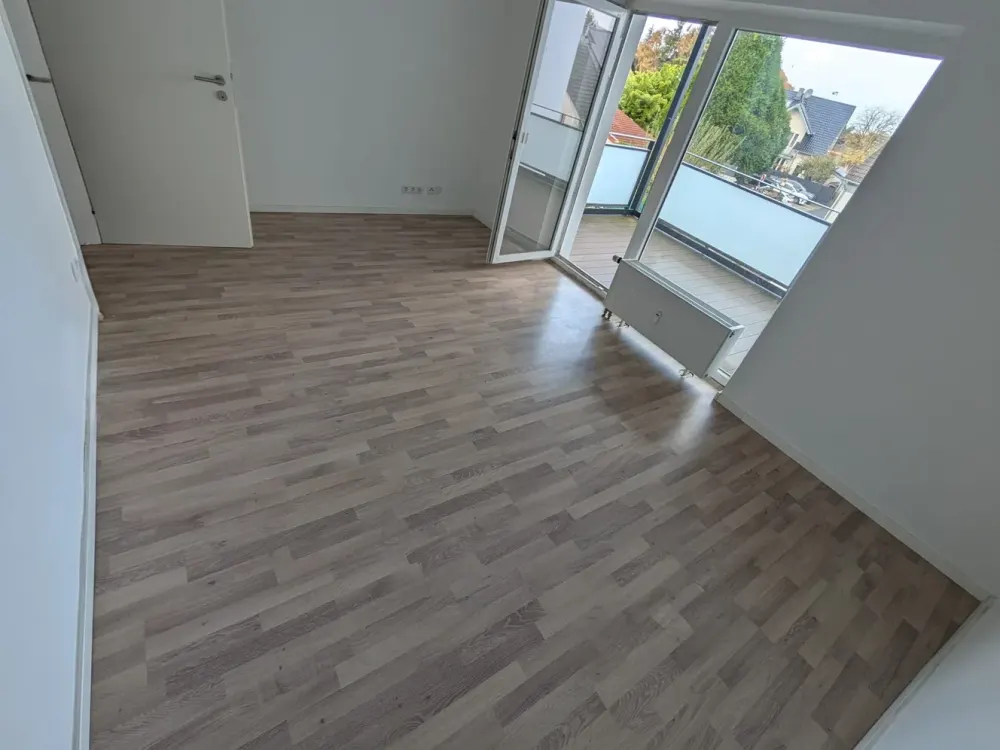 Helle 2-Zimmer-Wohnung mit großem Balkon in Langenfeld