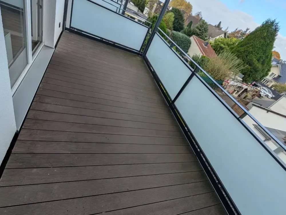 Helle 2-Zimmer-Wohnung mit großem Balkon in Langenfeld