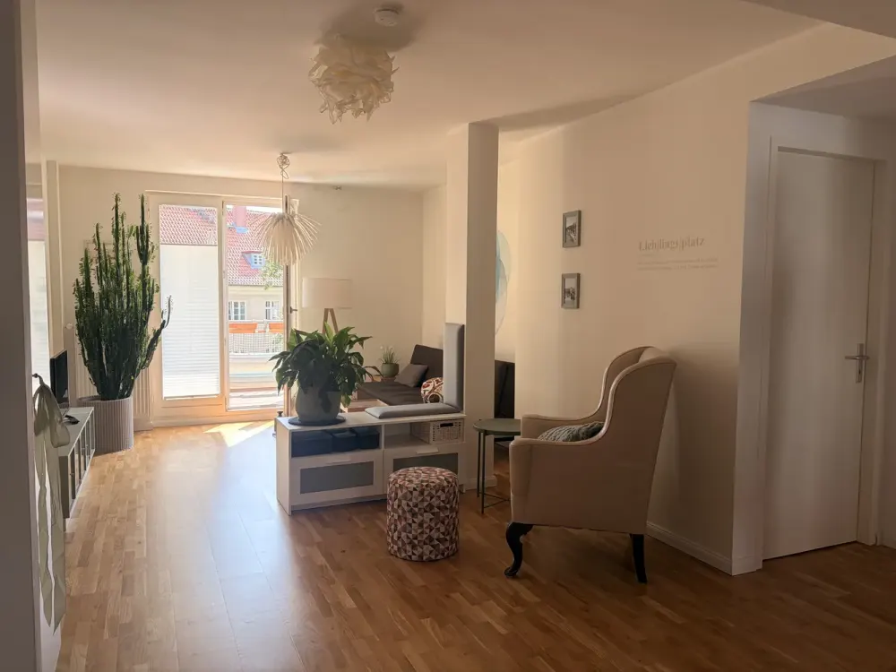 Modernisierte, möblierte 3-Zimmer-Wh in Spandau. TG-Stellplatz. Wohnen auf Zeit. Nähe Havelufer.