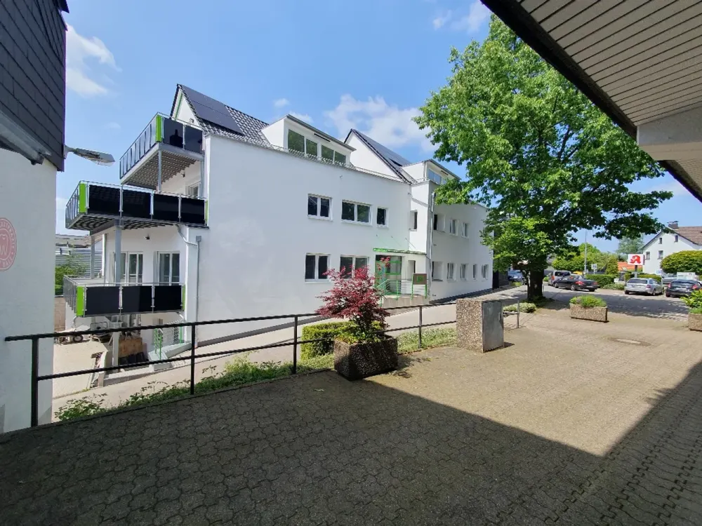 Sehr schöne A + 3-Zimmer-Wohnung in Bergisch Gladbach - Herkenrath