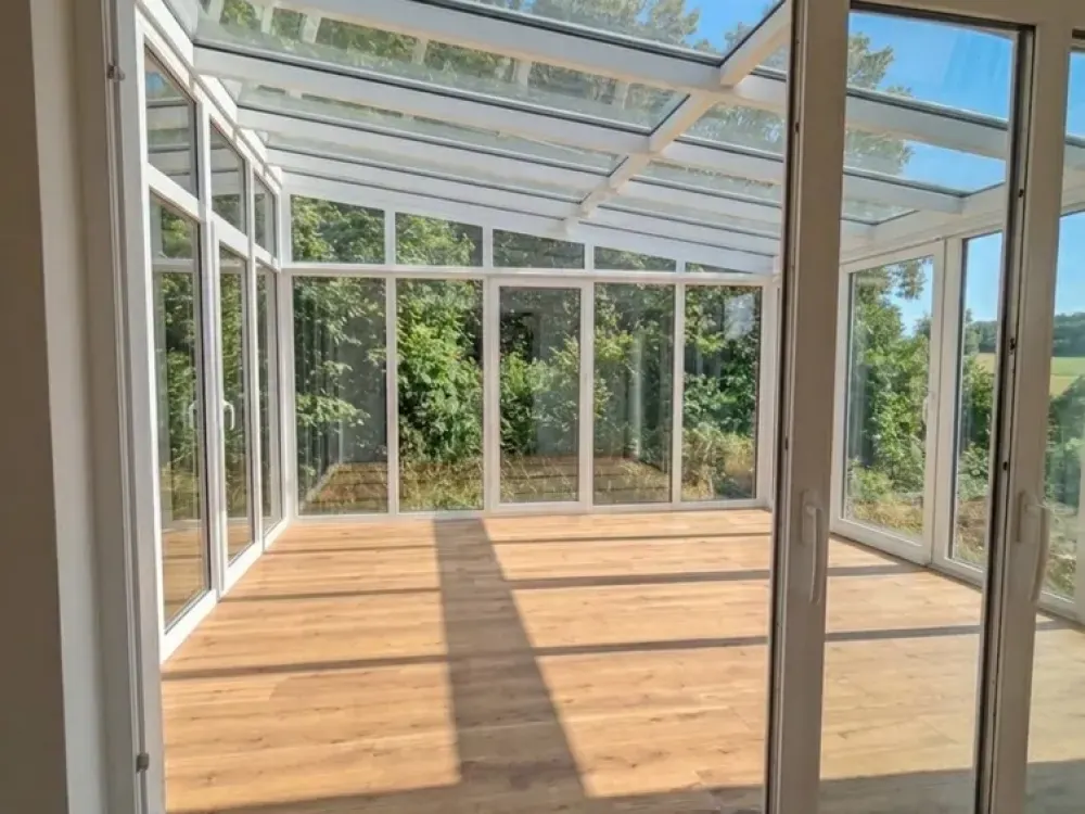 Exclusive 6-Room Apartment with Heated Winter Garden, Roof Terrace + Balcony, First Occupancy After Renovation