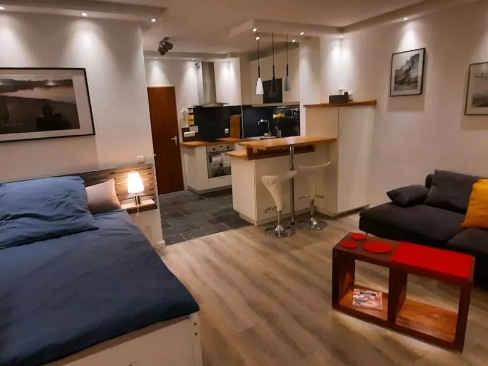 Frankfurt möbliertes 1 Zimmer Apartment, in FFM-Eckenkeim