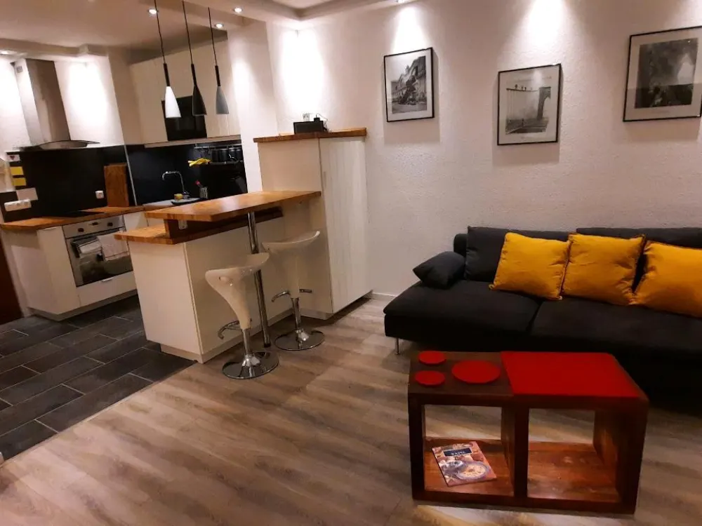 Frankfurt möbliertes 1 Zimmer Apartment, in FFM-Eckenkeim