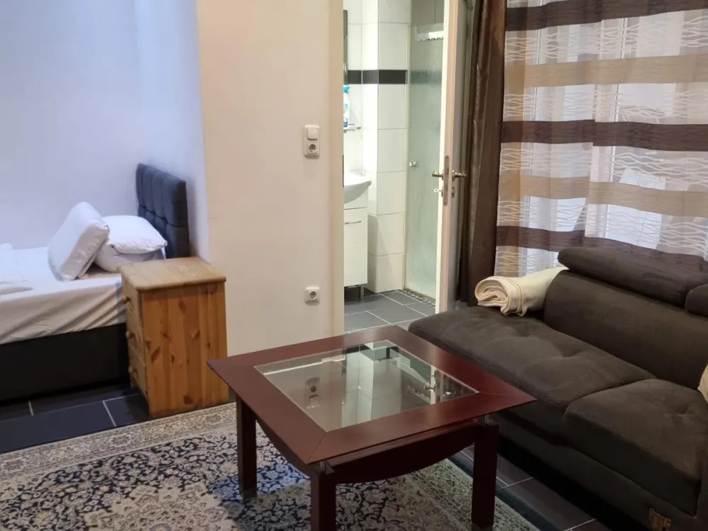 1-Zimmer-Wohnung Hastedt 35 qm,möbiliert,WLAN, Warm 750€ 01.08.26