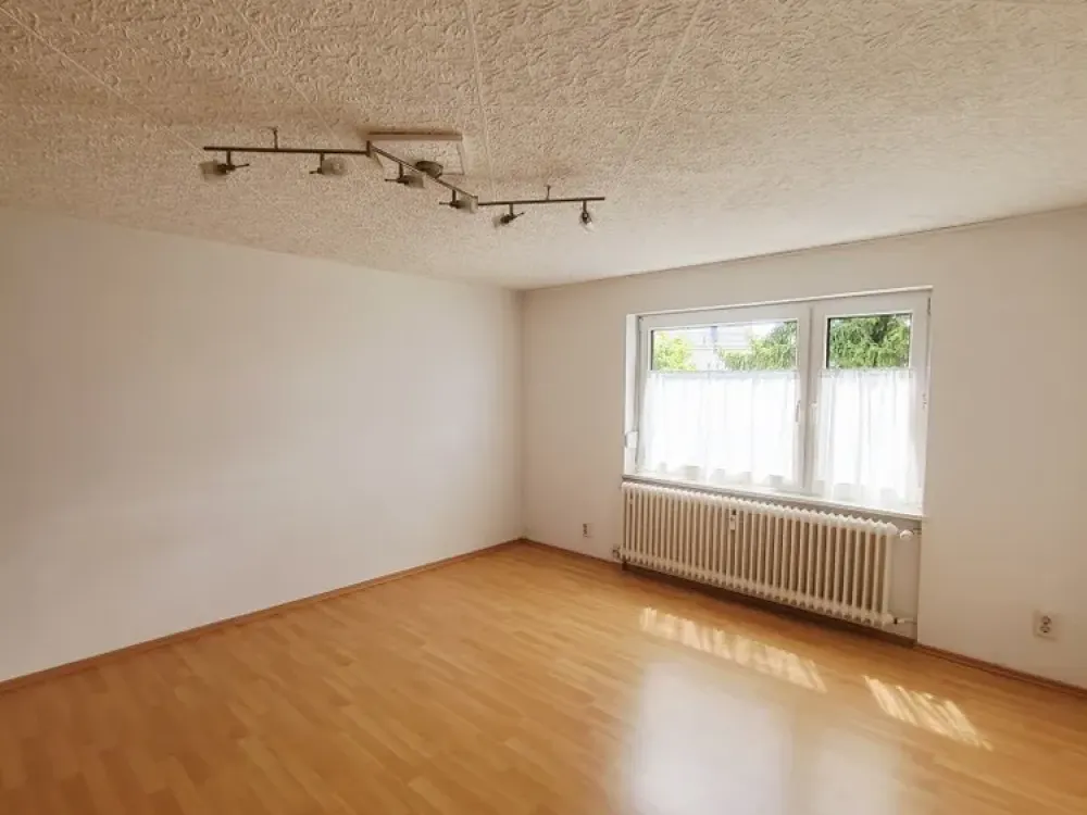 Helle Dachgeschosswohnung in guter Lage
