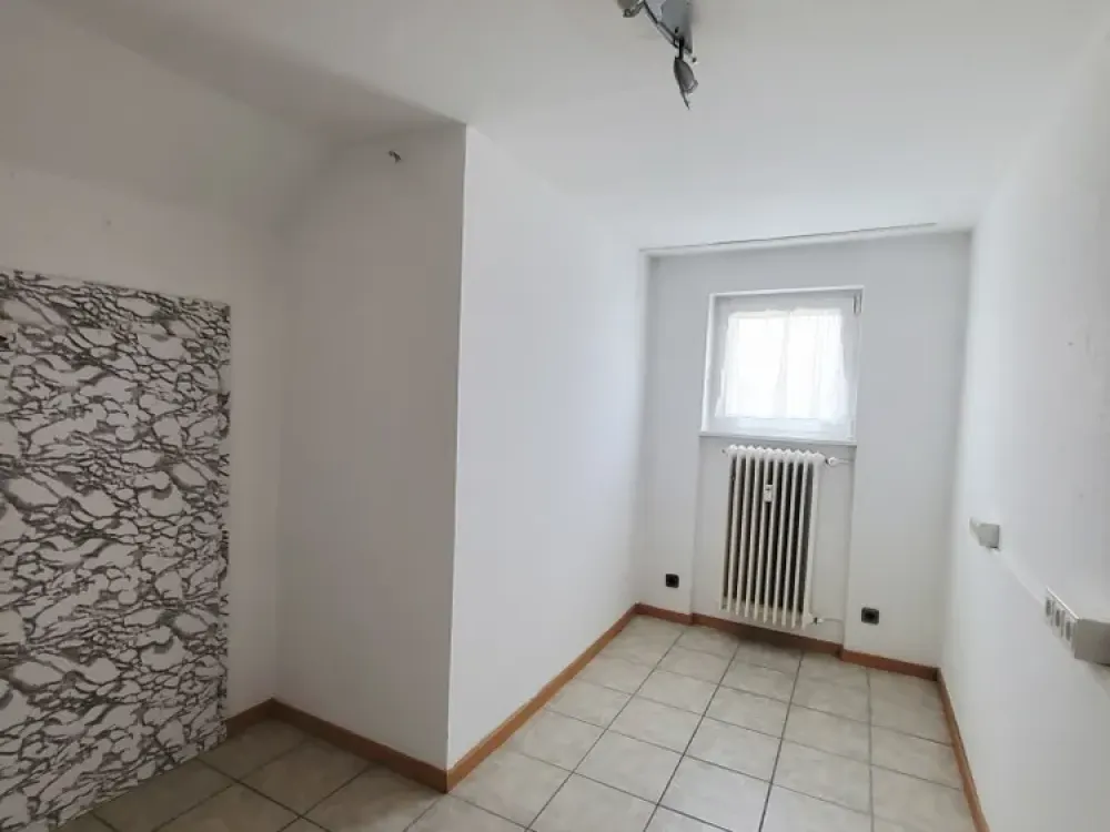 Helle Dachgeschosswohnung in guter Lage