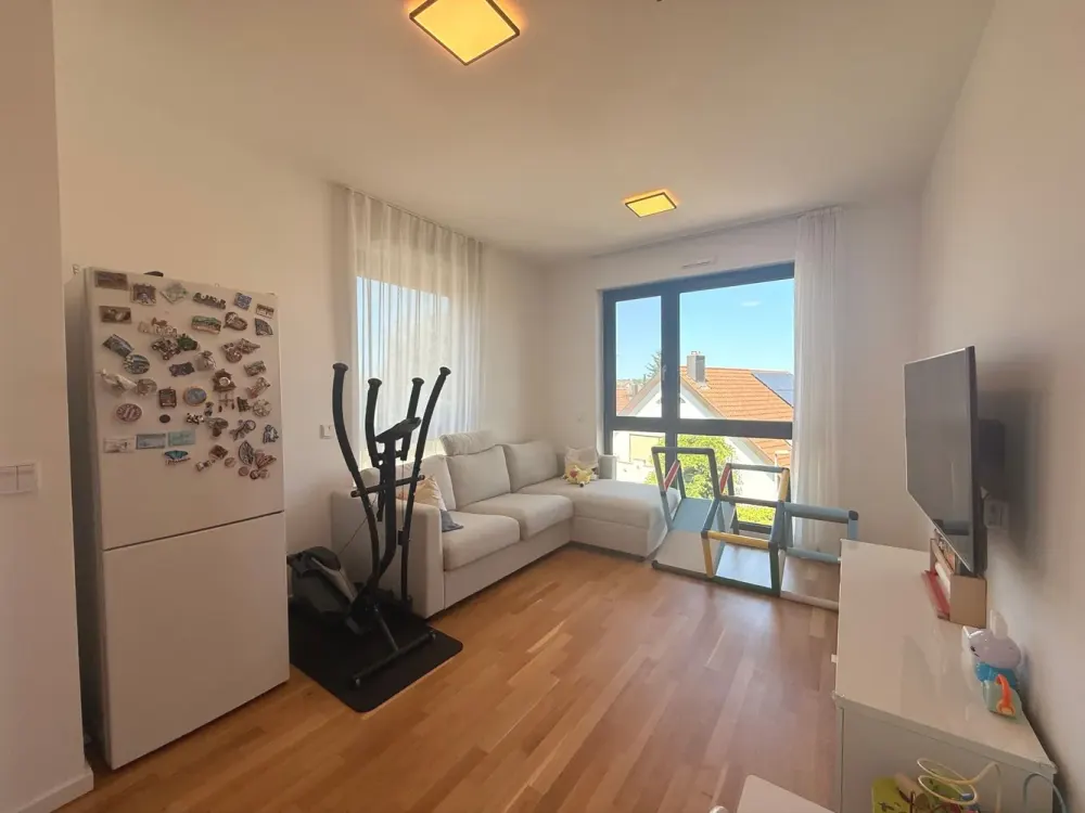 Wunderschöne 4 Zi-Whg. mit EBK, Westbalkon und 2 TG-Stellplätzen