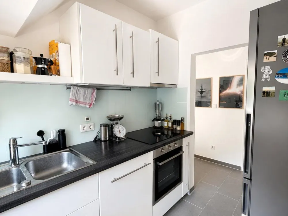 AB 01.12., Möblierte 3-Zimmer-DG-Wohnung mit Kamin & Homeoffice