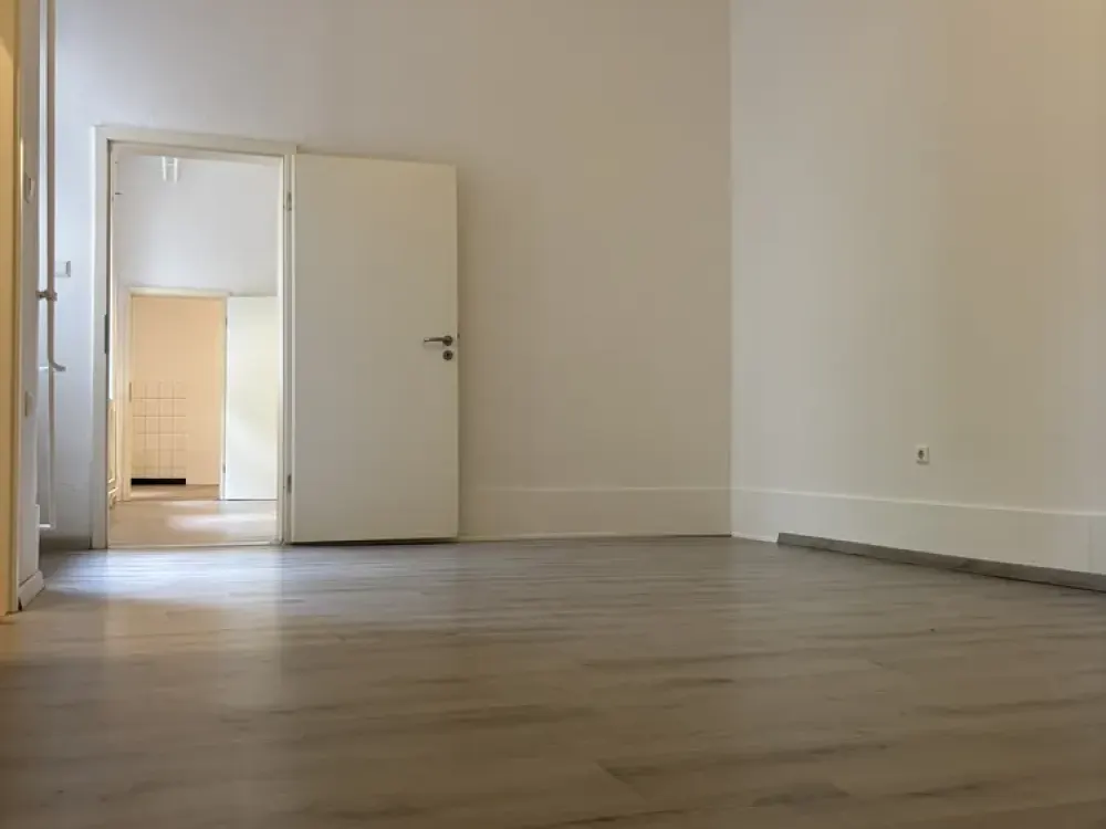 Central, Beautiful 2-Room Apartment