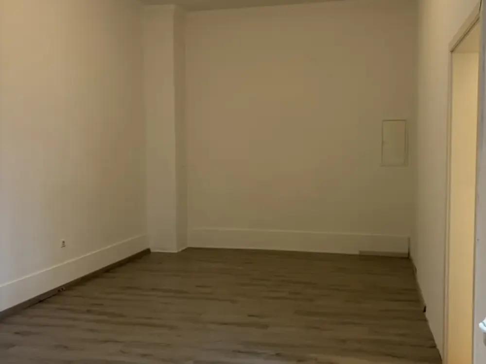 Central, Beautiful 2-Room Apartment