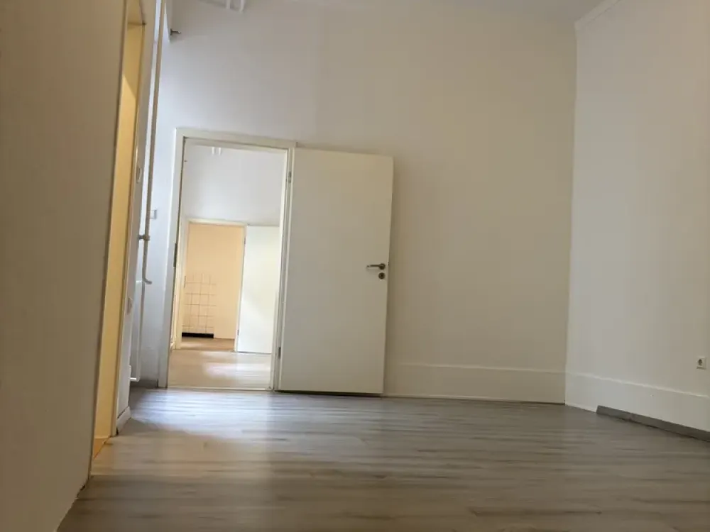 Central, Beautiful 2-Room Apartment