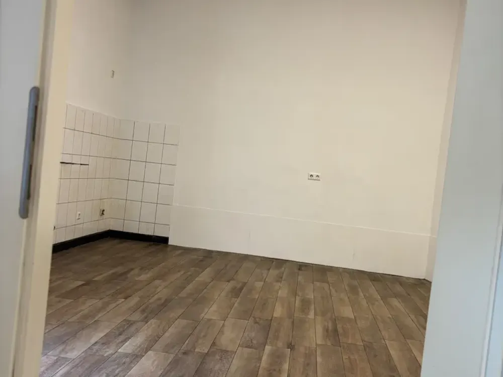 Central, Beautiful 2-Room Apartment