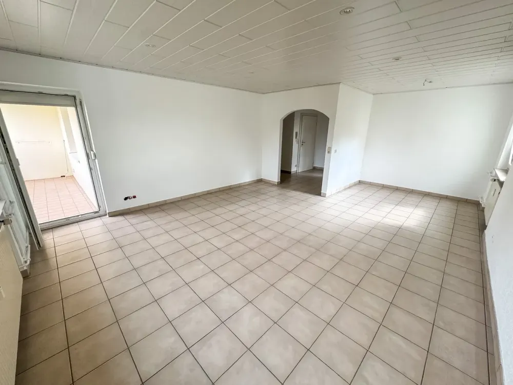 Große 2-Zimmer-Wohnung in zentraler Lage von Schwalbach!