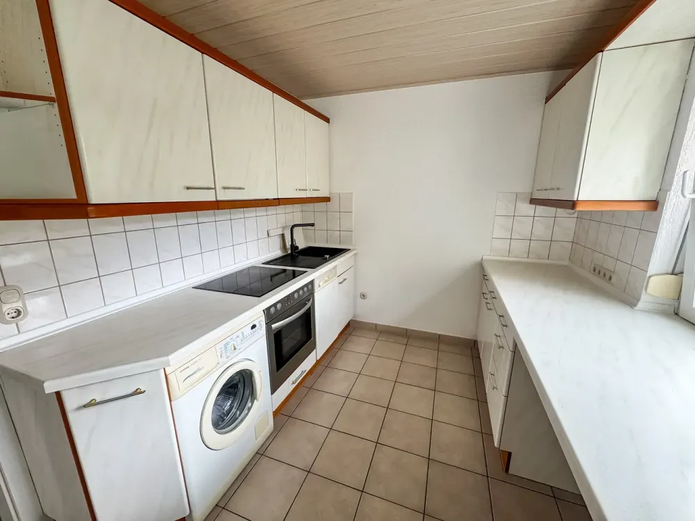 Große 2-Zimmer-Wohnung in zentraler Lage von Schwalbach!