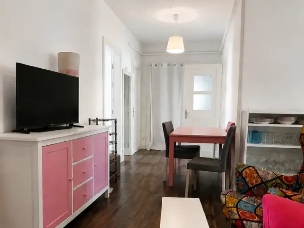 Großzügige 4-Zimmmerwohnung mit Balkon und zwei Loggien in Fuhlsbüttel