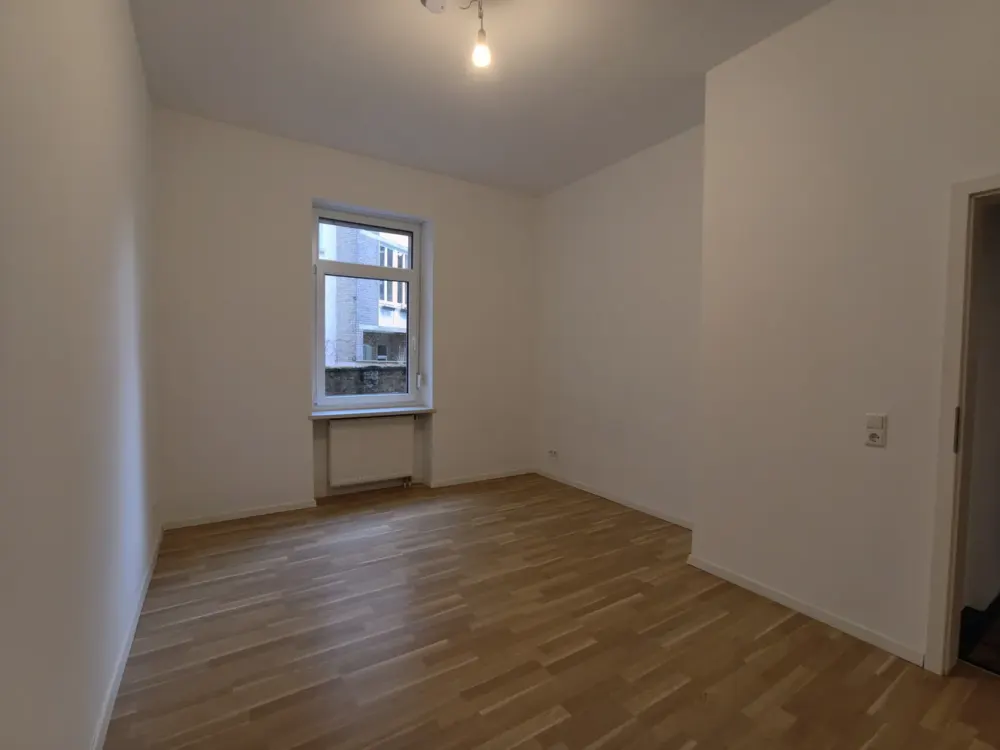 Kernsanierte Altbauwohnung 3-Zimmer-Küche-Bad in attraktiver verkehrsberuhigter Südweststadt-Lage