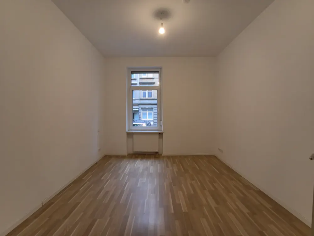 Kernsanierte Altbauwohnung 3-Zimmer-Küche-Bad in attraktiver verkehrsberuhigter Südweststadt-Lage