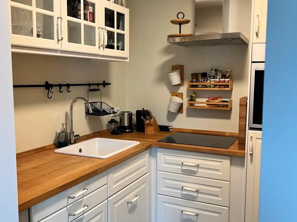 Helle 2-Zimmer-Wohnung (45qm) mit Balkon & EBK in ruhiger Lage