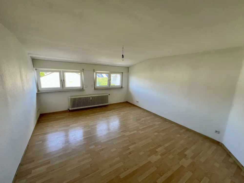 Viel Platz für den Alltag: 4-Zimmer-Dachgeschosswohnung in Wöllstadt