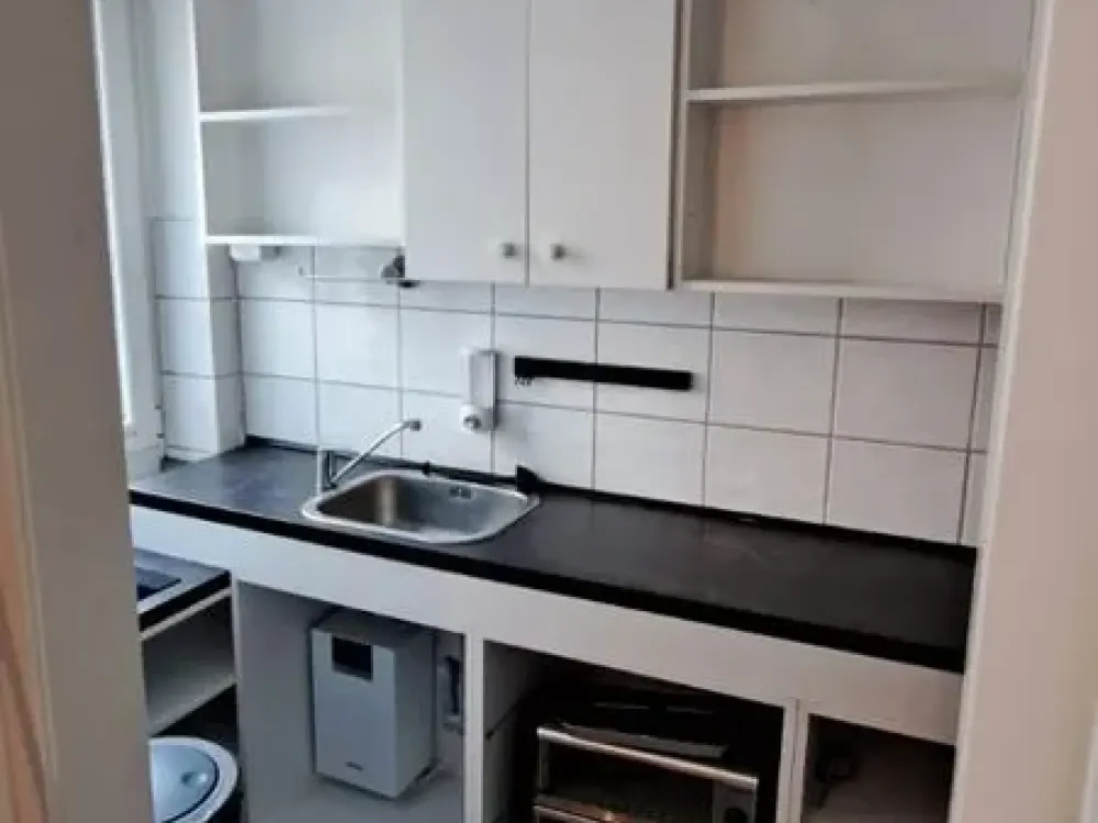 Frei ab 01.10. - Möbliertes 1,5-Zimmer-Apartment in Düsseldorf Bilk