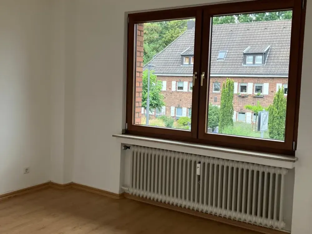 Beautiful bright 3-room apartment in a quiet residential area