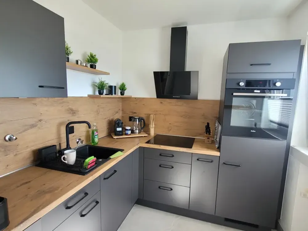 Lively Everyday Life in Kettwig: 2-Room Apartment with Balcony, Fully Furnished!