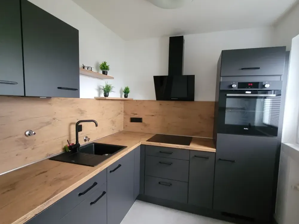 Lively Everyday Life in Kettwig: 2-Room Apartment with Balcony, Fully Furnished!