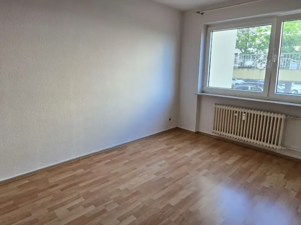 Helle und freundliche 2 Zi. Whg. in toller Wohnlage mit Balkon