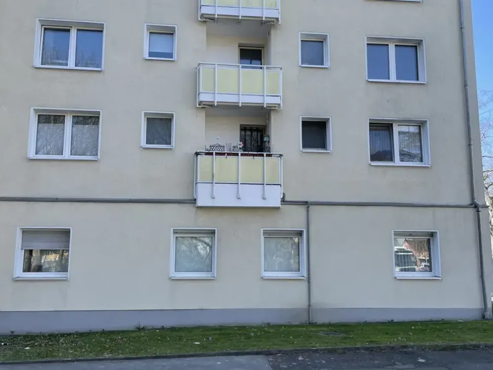 Schöner wohnen und sparen: Wärmedämmung, sanierte Balkone und frisches Treppenhaus!