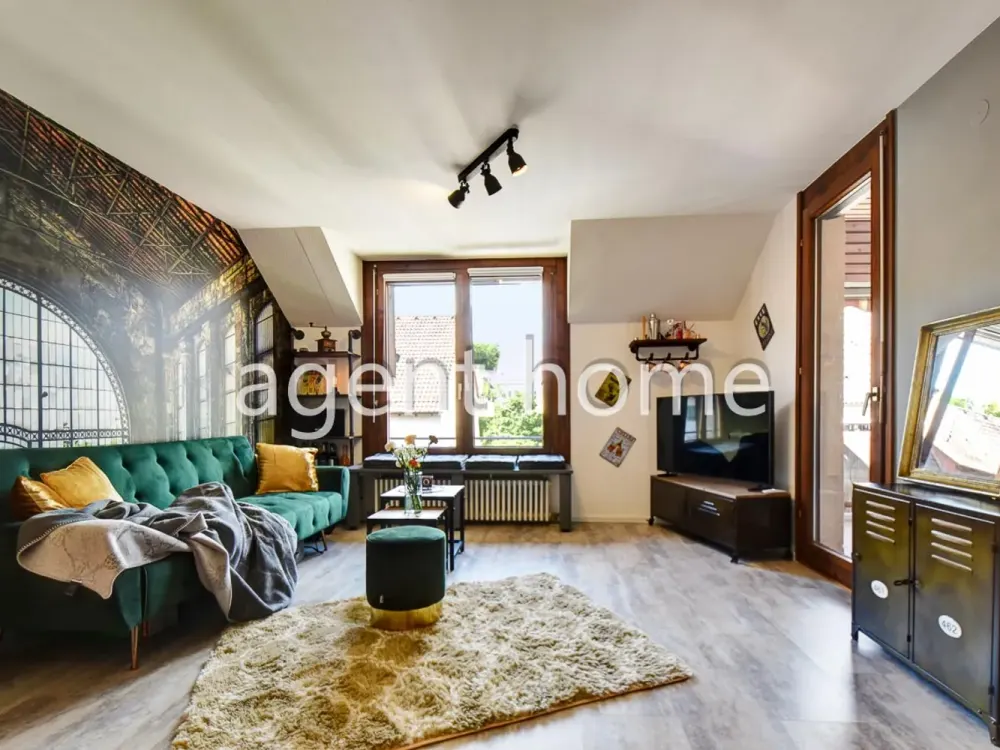 FURNISHED - MODERN LIVING - Apartment with Balcony