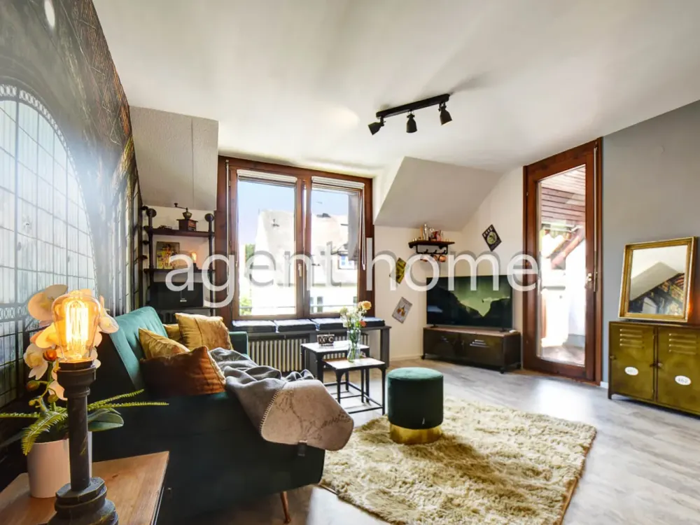FURNISHED - MODERN LIVING - Apartment with Balcony
