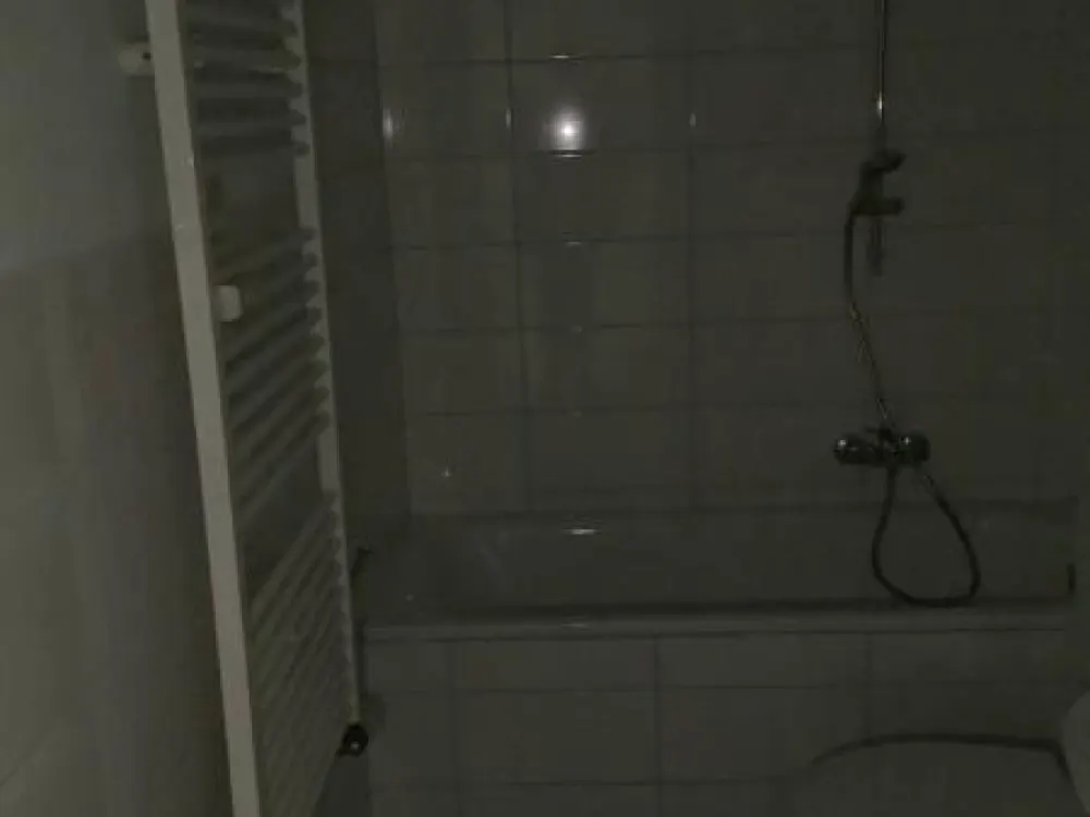Schöne 3-Zimmerwohnung mit Vinylboden und Wannenbad im Dachgeschoss