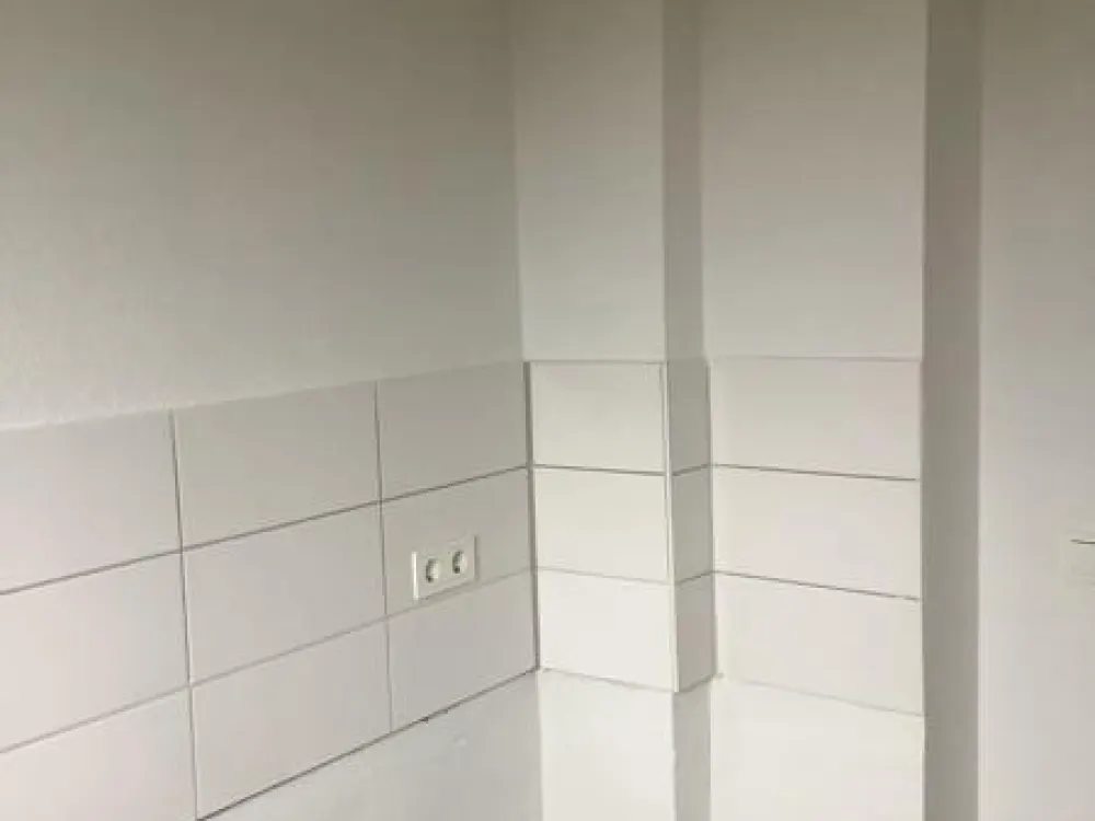 Schöne 3-Zimmerwohnung mit Vinylboden und Wannenbad im Dachgeschoss