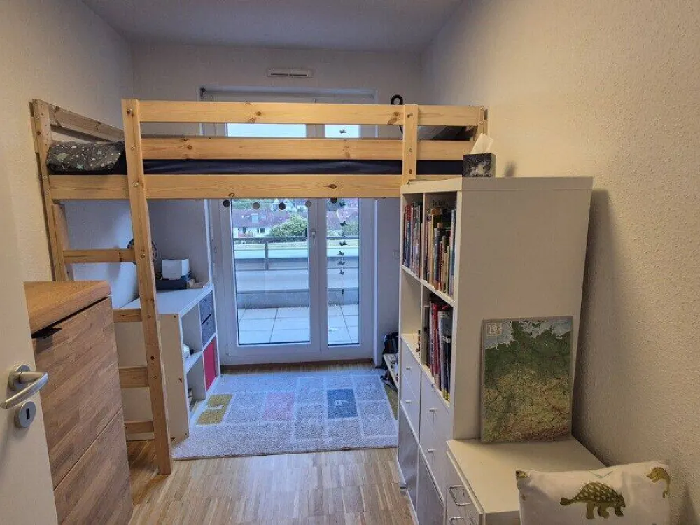 Helle 4-Zimmer-Wohnung mit großem Balkon in Stuttgart