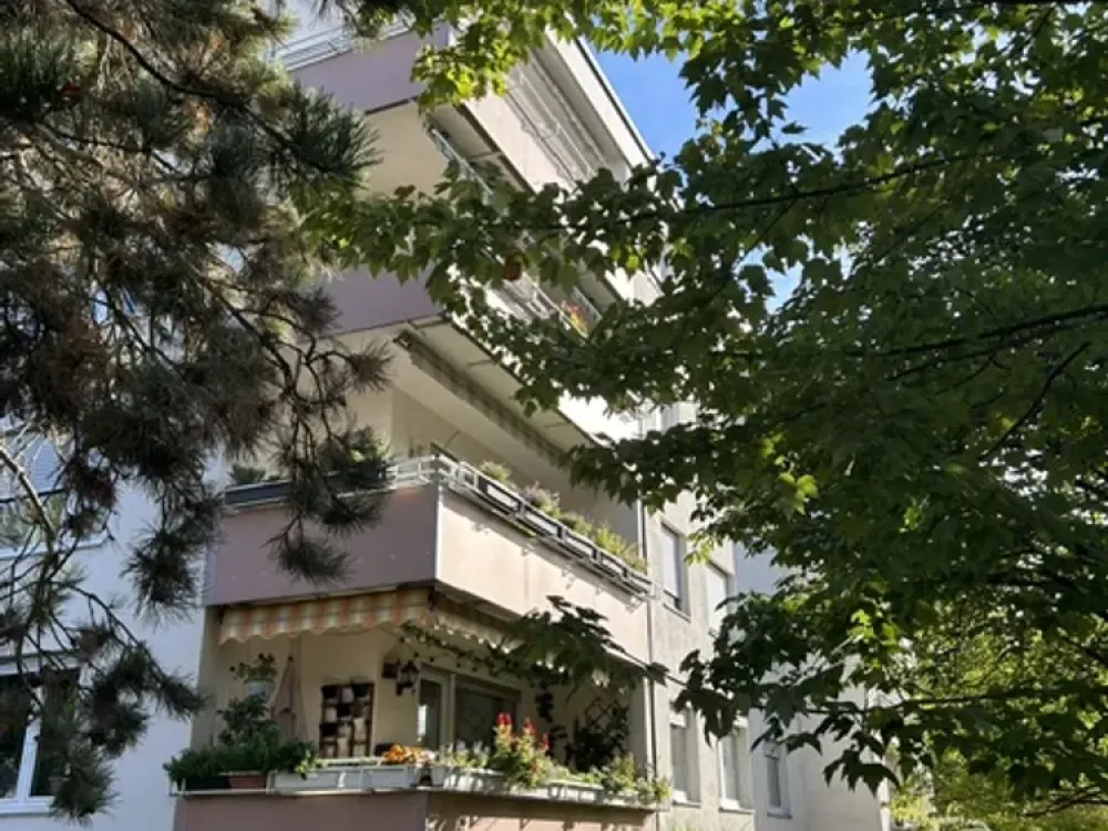 Gepflegte 2-Zi-Wohnung mit Balkon in ruhiger Lage