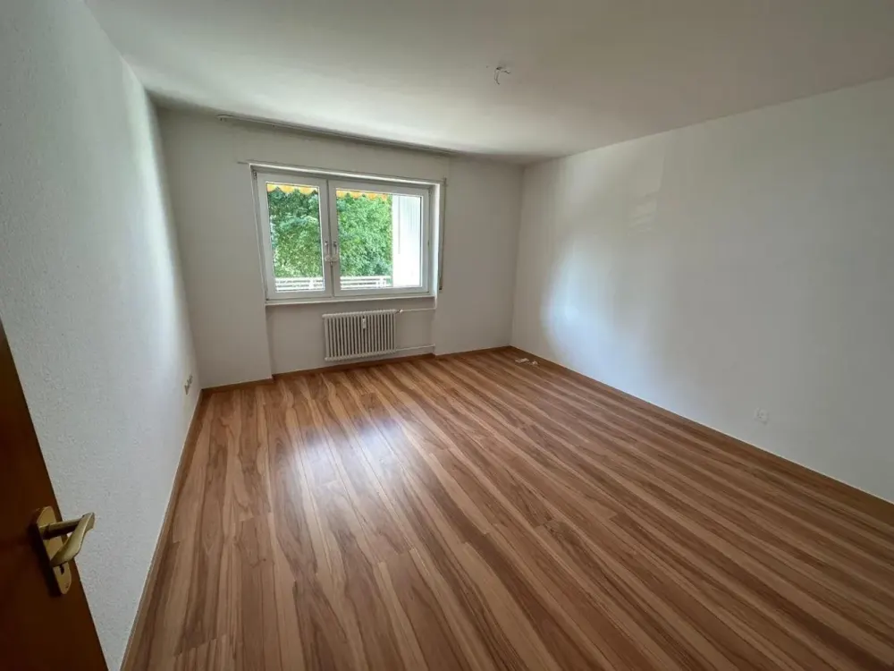 Gepflegte 2-Zi-Wohnung mit Balkon in ruhiger Lage