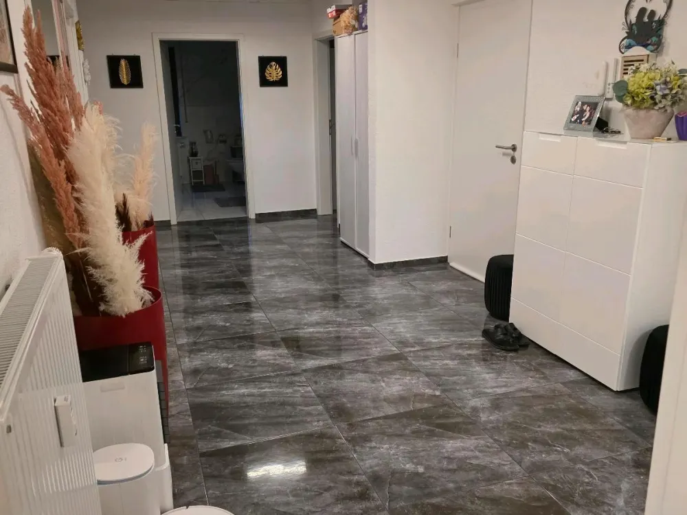 4 ZKB Dachgeschosswohnung ab 01.12. o. später in Unteropfingen