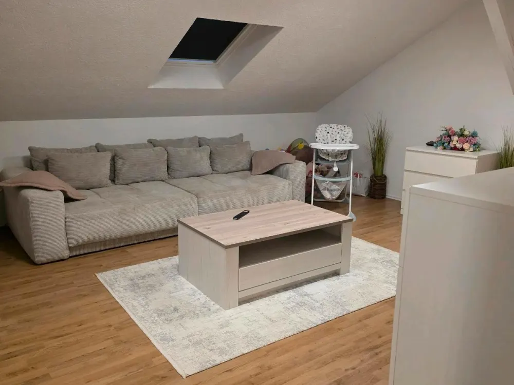 4 ZKB Dachgeschosswohnung ab 01.12. o. später in Unteropfingen