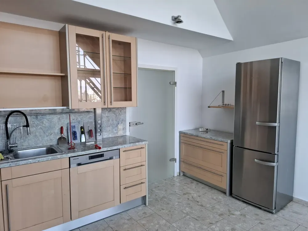 Exklusive 3-Zimmer Maisonette-Wohnung im DG mit Dachterrasse und Balkon