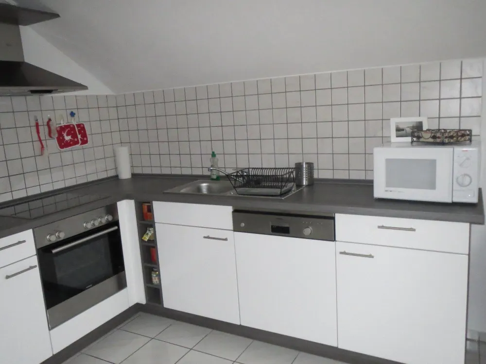 Helle, sehr großzügige 2,5-Zimmerwohnung Liederbach