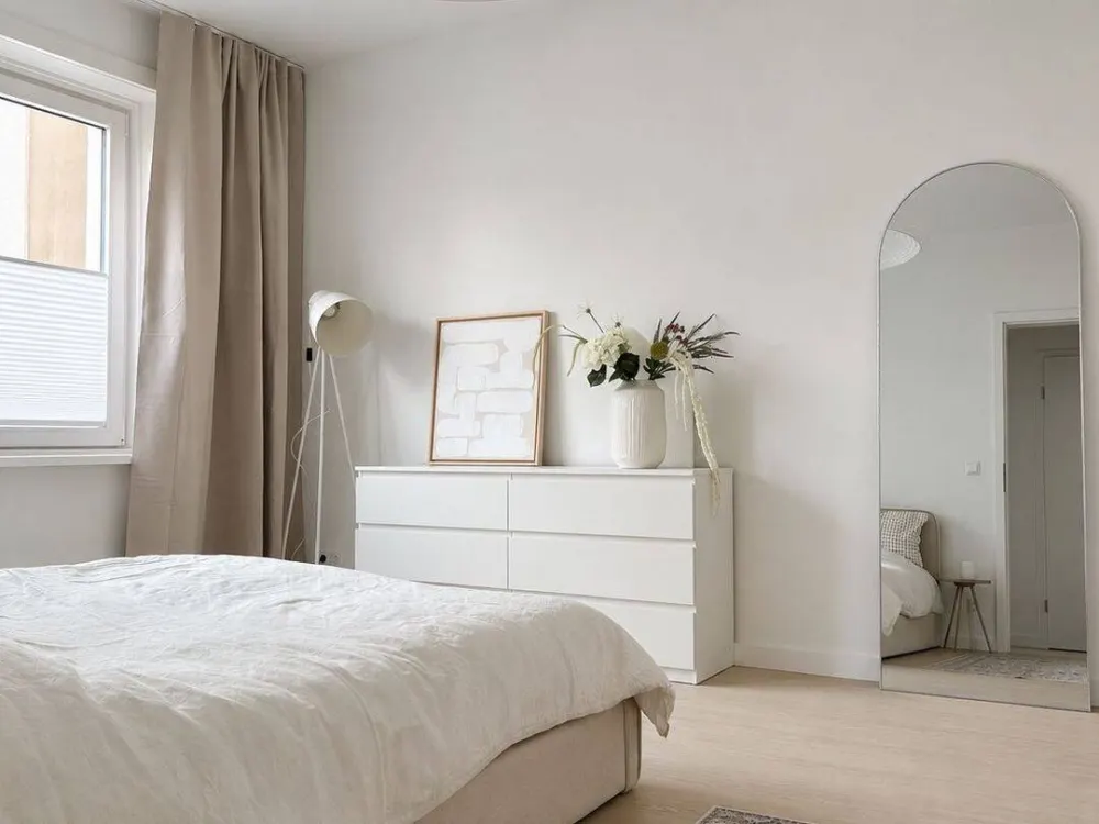 Möblierte und kernsanierte top 2 Zimmer-Wohnung direkt am Alsterlauf! Erstbezug