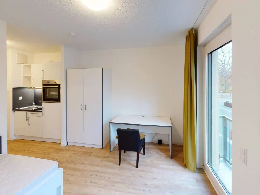 ** Modernes und vollmöbliertes 1-Zimmer-Apartment mit EINBAUKÜCHE, eigenem BALKON und gemeinschaftlicher DACHTERRASSE **