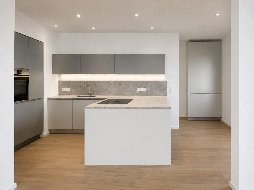 Moderne, hochwertige Vier-Zimmer-Wohnung mit alleiniger Gartennutzung