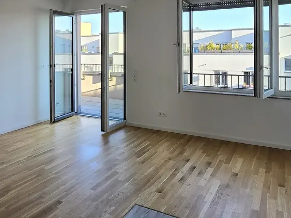 HELLE WOHNUNG MIT SEHR GUTER AUSSTATTUNG