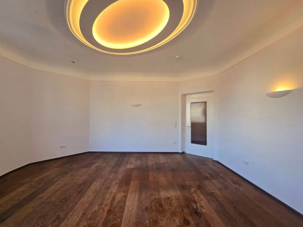 Schmuckstück in Mögeldorf - lichtdurchflutete 3 Zimmer Altbauwohnung!