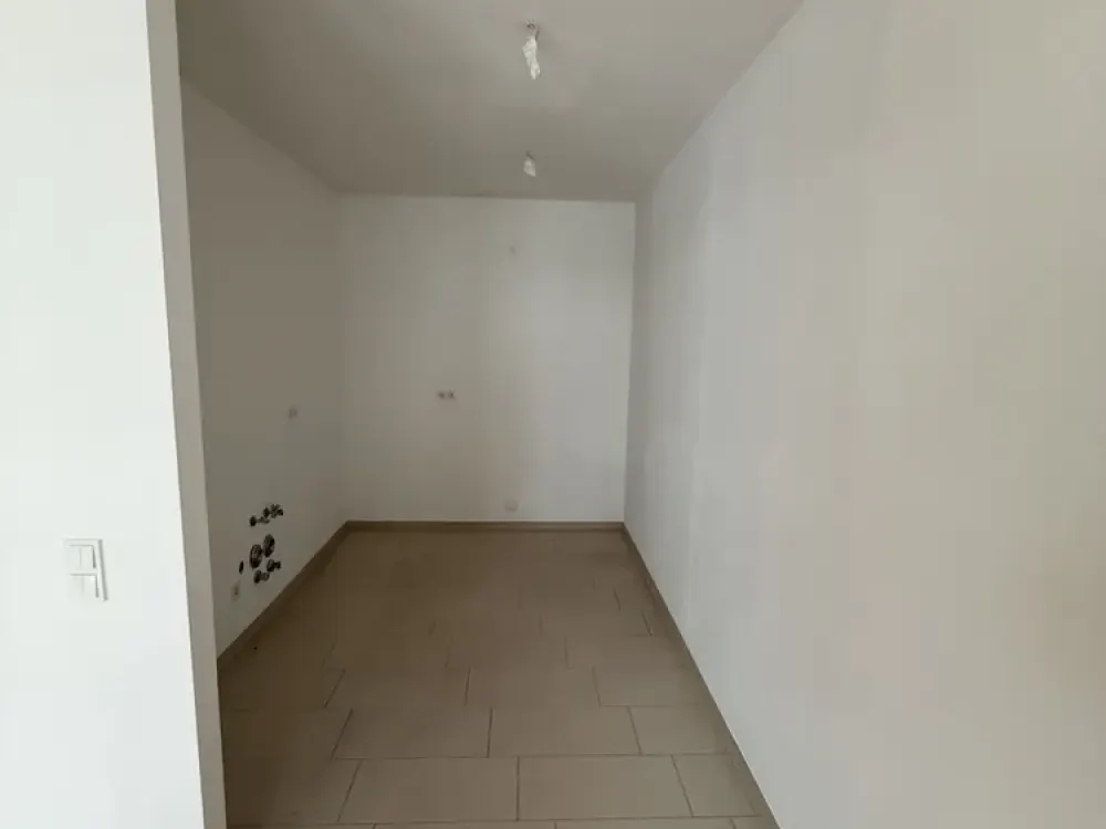wunderschöne zwei Zimmer Wohnung mit Balkon